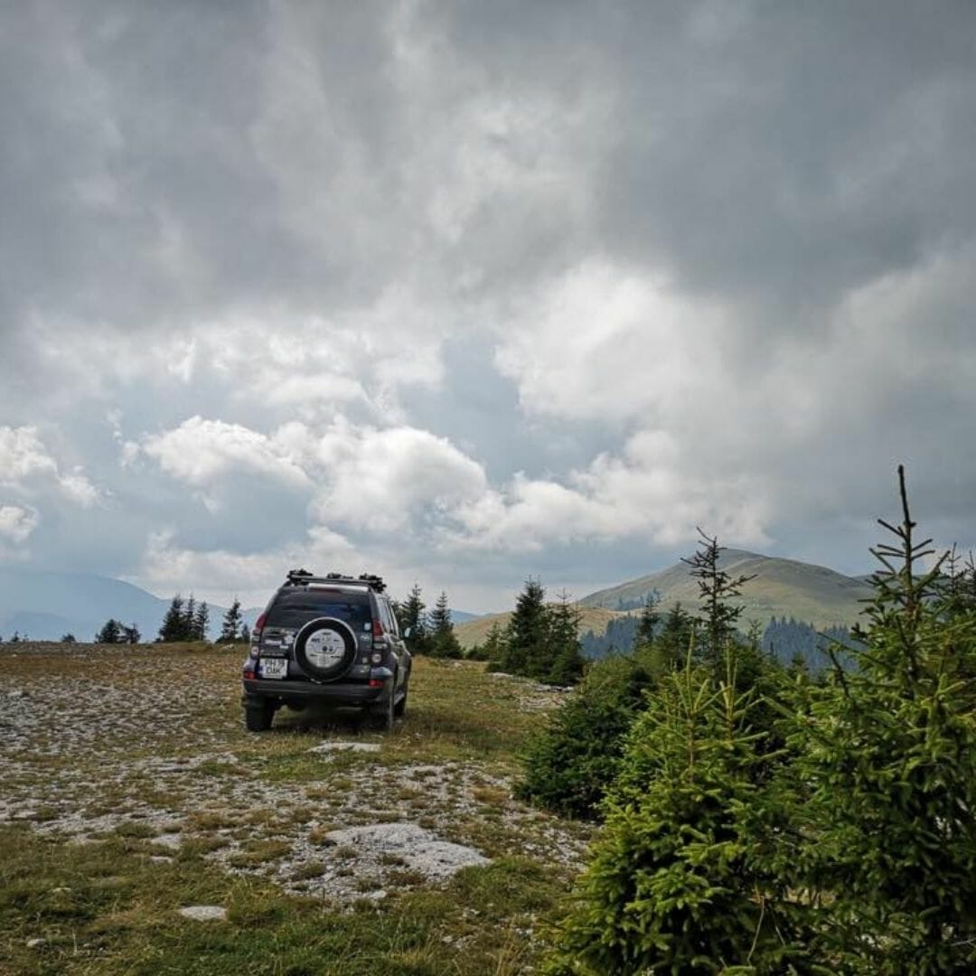 Self-driving Off Road in Bucegi Mountains 1
